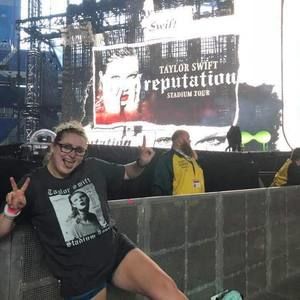 Meet your Posher, Kourtney hazel